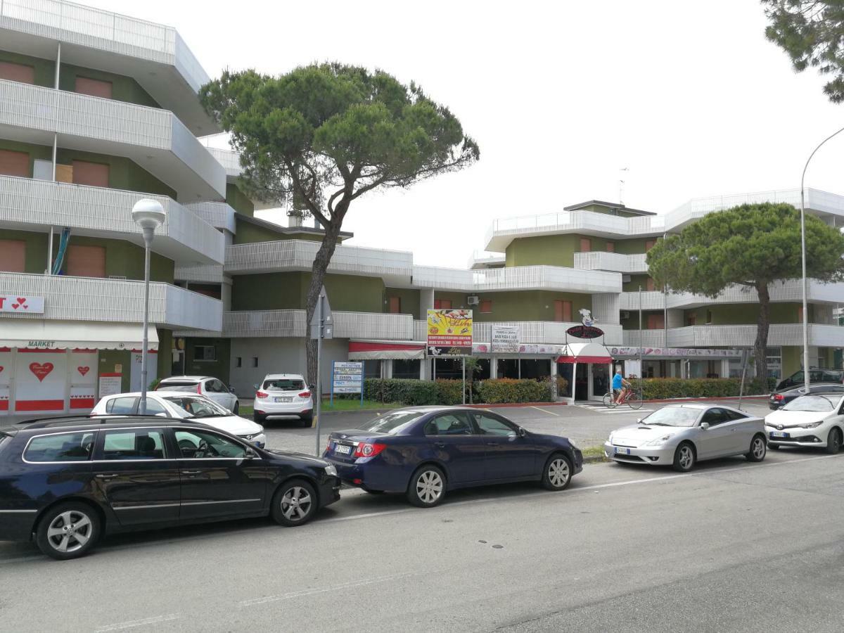 Condominio Moschettieri Bibione Eksteriør bilde
